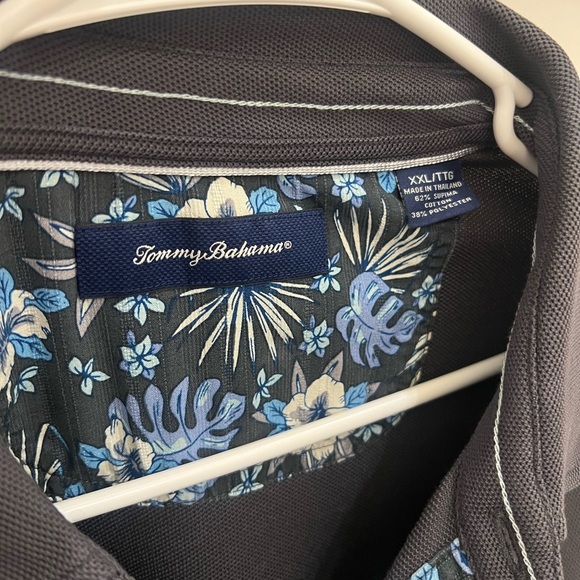Tommy Bahama Menās Polo Shirt - Picture 3 of 3